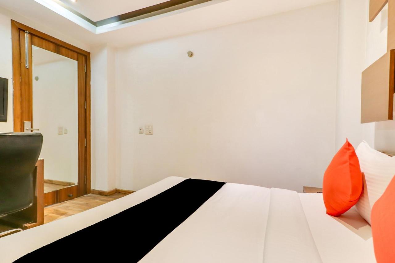 Townhouse 939 Hotel Gagan Inn Near Satyam Inox Patel Nagar Neu-Delhi Exterior foto